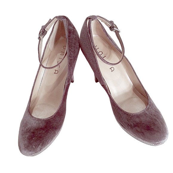 Gray Velvet Heels with Ankle Strap, Stiletto, Size 8.5 Shoe, Women's Shoe, Unisa - Picture 2 of 10